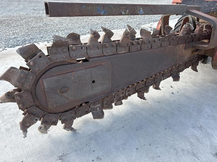 ditch-witch-2310-image-38