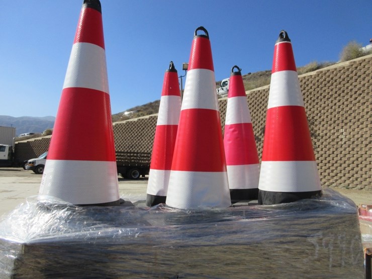 new-unused-ir-traffic-safety-cones,-image-3