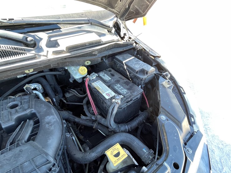 2010-volkswagen-routan-image-113