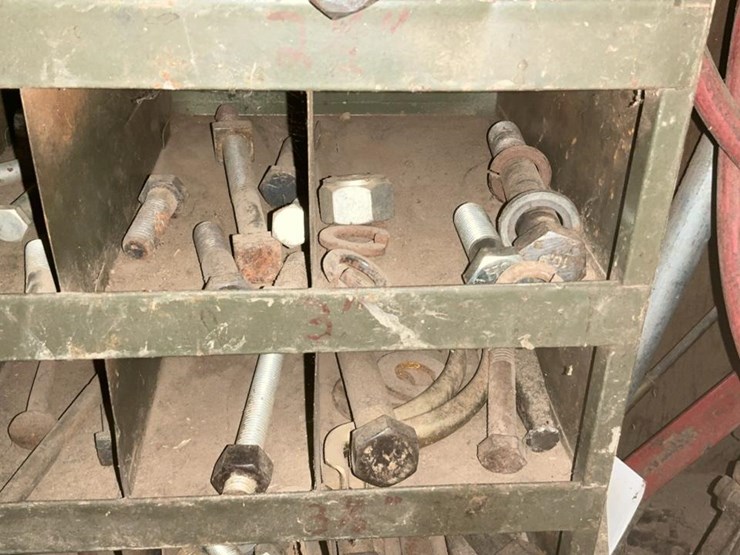 #770-•-parts-rack-of-nuts,-bolts,-washers-and-more-image-32