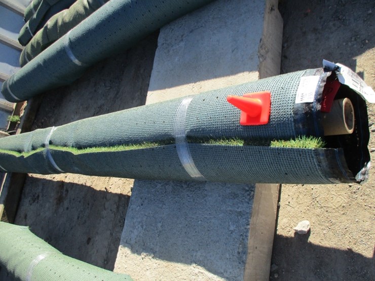 unused-roll-of-artificial-turf-image-2
