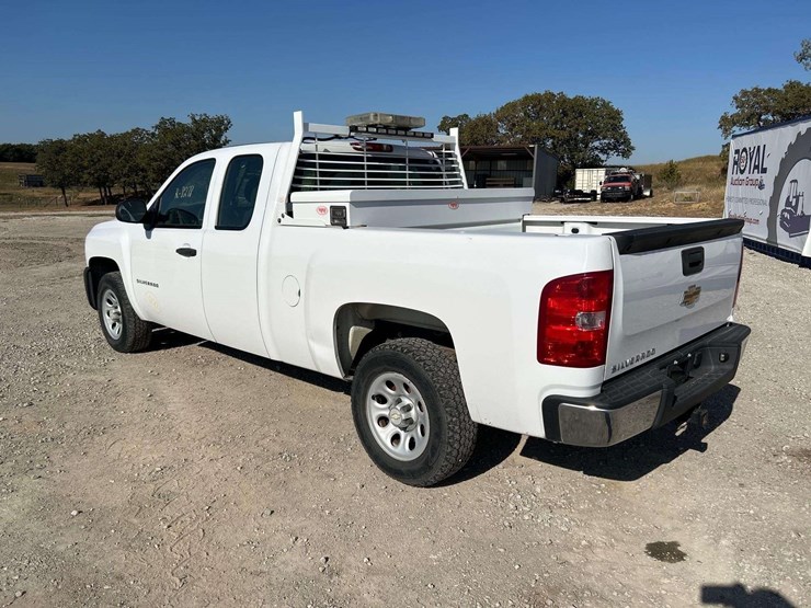 2013-chevrolet-silverado-1500-image-2