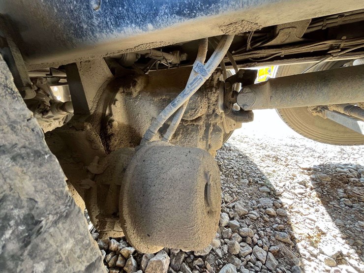 2020-freightliner-122sd-image-49