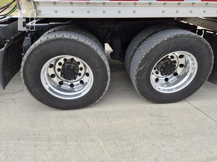 2018-freightliner-cascadia-116-image-15