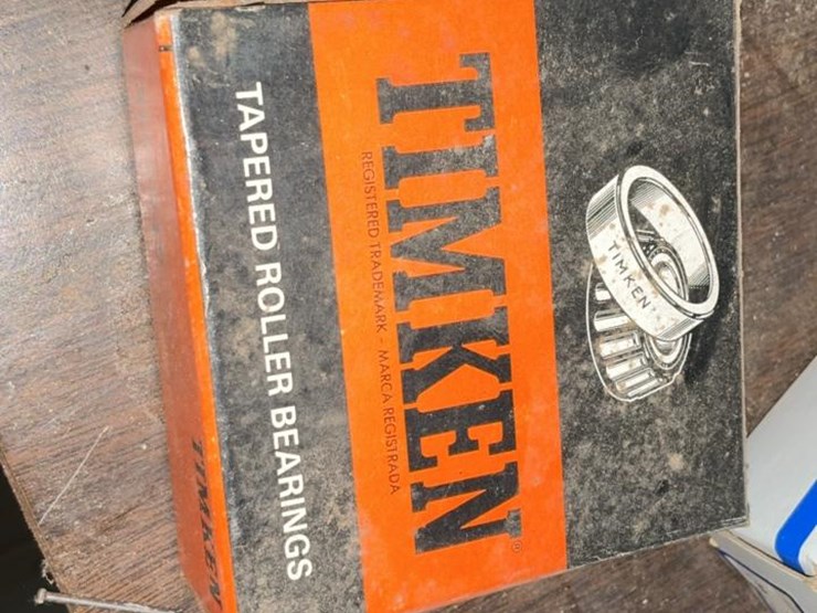 #753-•-grinder-stones,-spider-gauge,-bearings-and-miscellaneous-parts-image-15