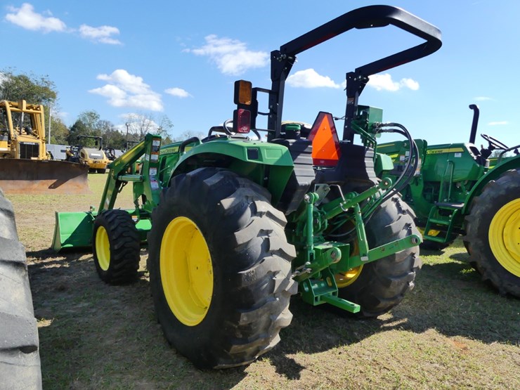 2018-john-deere-4052m-image-4