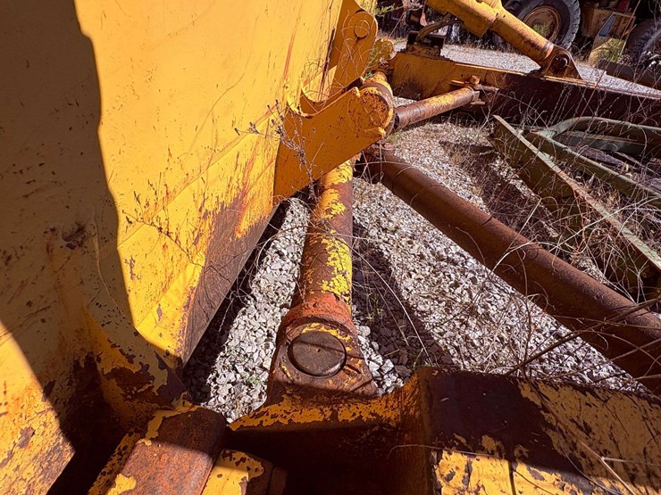 cat-semi-u-push-blade-image-17