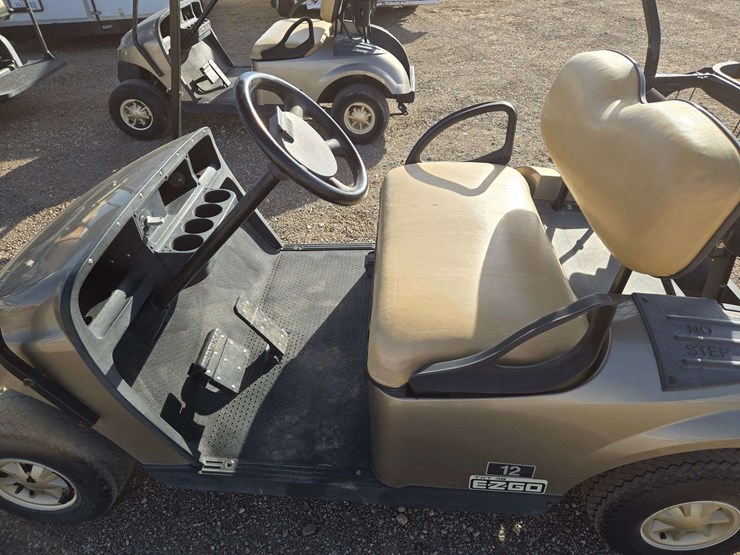 2017-e-z-go-txt-elite-lithium-golf-cart-image-11