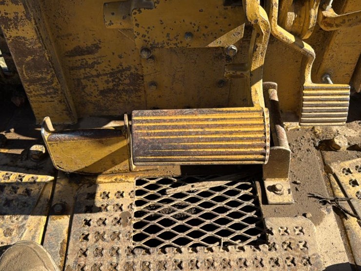 1989-caterpillar-d4h-image-42