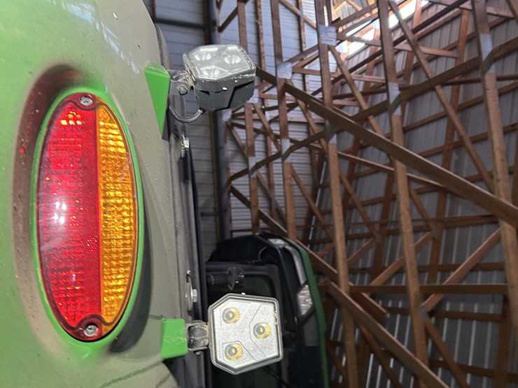 2022-john-deere-9r-590-image-21