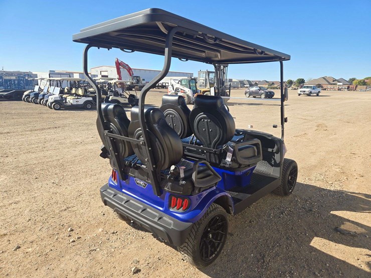 2024-gussi-italia-vivid-ev-peak-4f-lithium-golf-cart-image-3