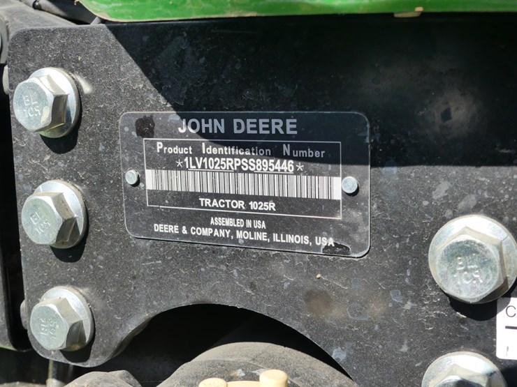2025-john-deere-1025r-image-14