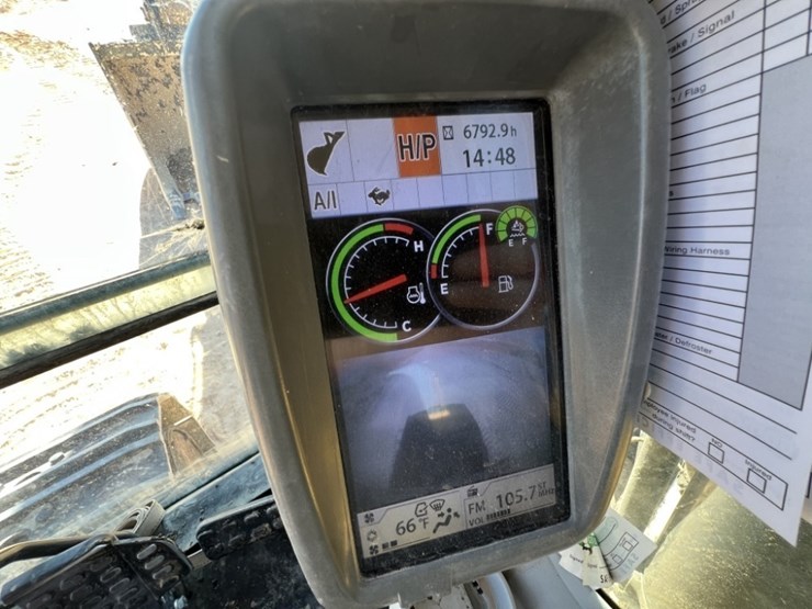 2019-deere-670g-lc-image-64