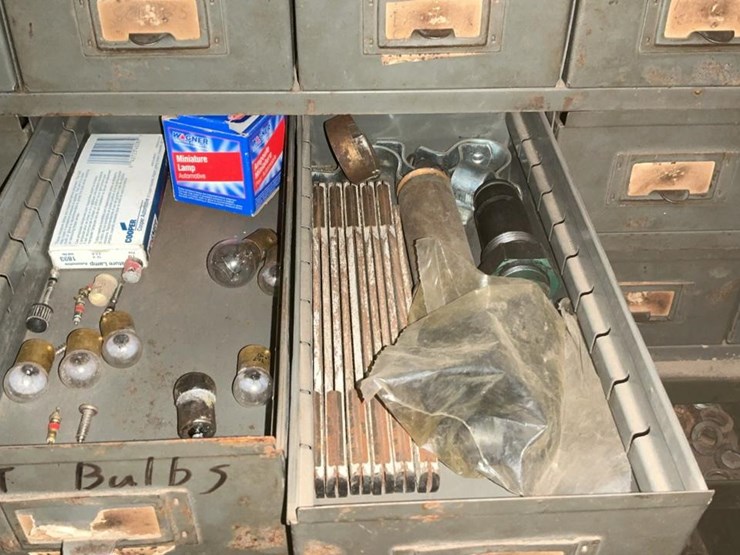 #770-•-parts-rack-of-nuts,-bolts,-washers-and-more-image-14