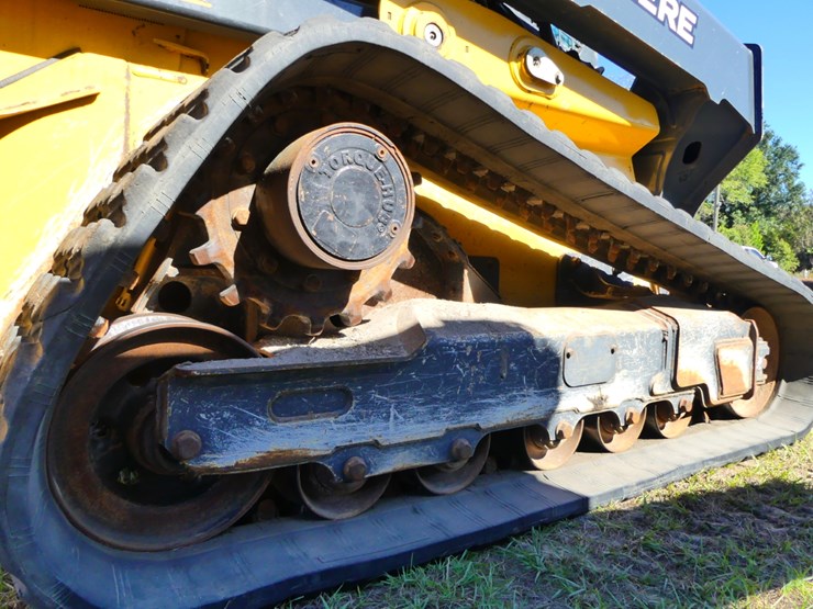 2021-deere-331g-image-6