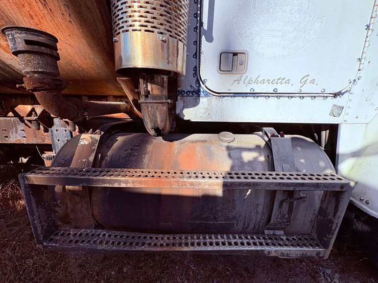 freightliner-t/a-water-truck-image-38