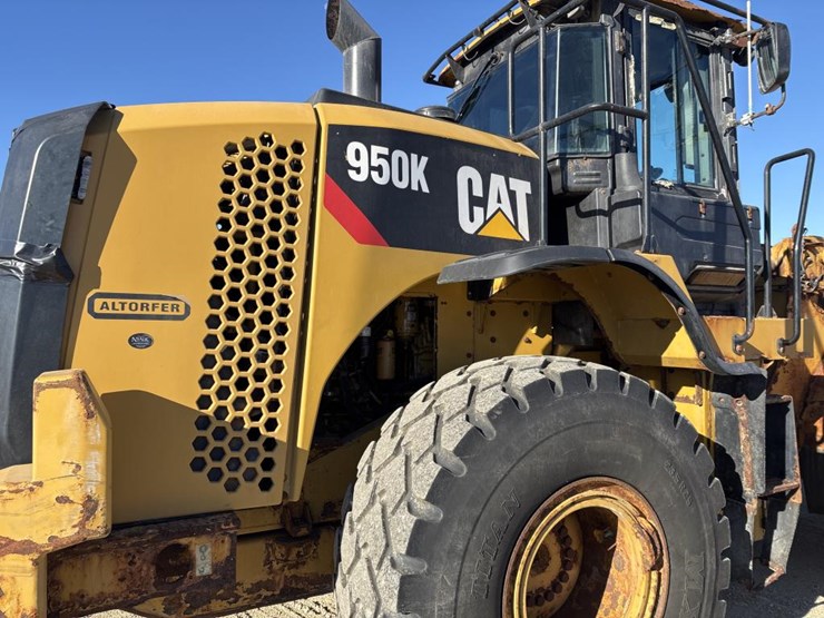caterpillar-950k-image-12