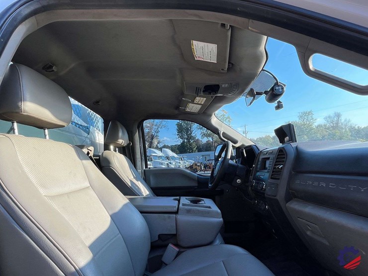 2017-ford-f550-xl-image-65