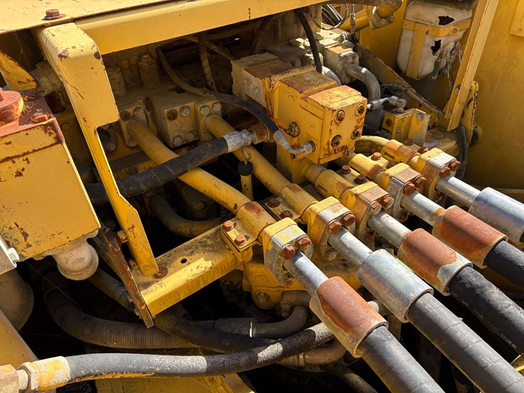 1998-caterpillar-375l-image-38