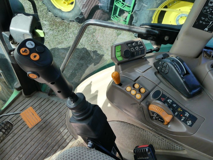 2018-john-deere-5125r-image-12