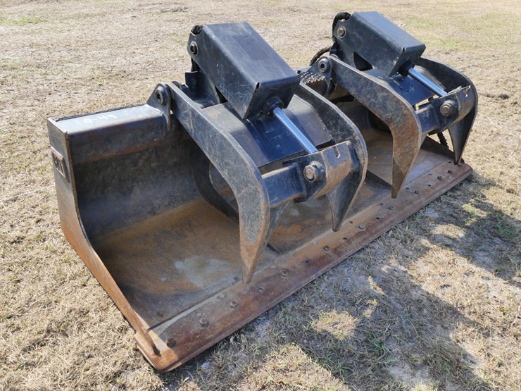 2021-caterpillar-80-image-1