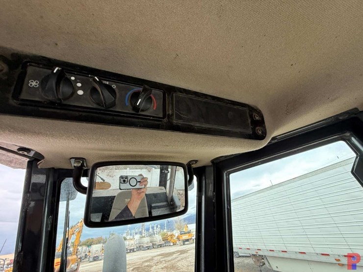 2015-case-2050m-image-15