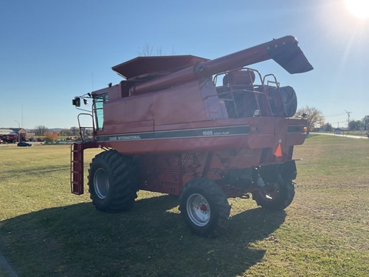 1993-case-ih-1666-image-3