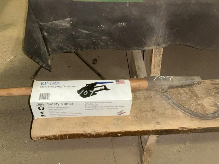 #107-•-ep-1425-steel-strapping-tensioner-and-cant-hook-image-1