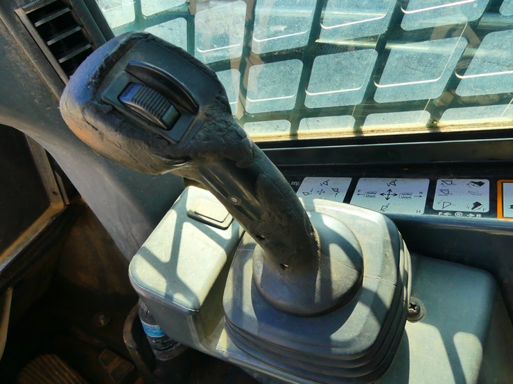 2018-deere-323e-image-14