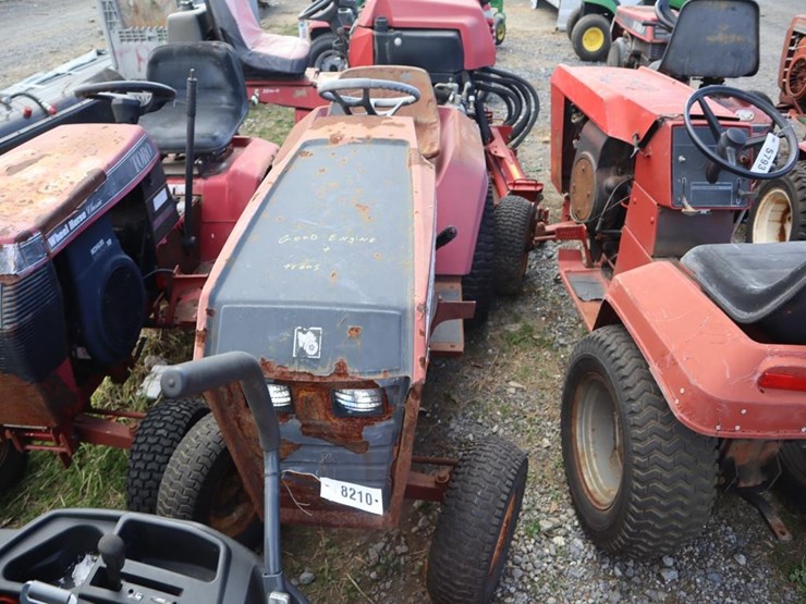 wheel-horse-lawn-&-garden-tractor-image-3