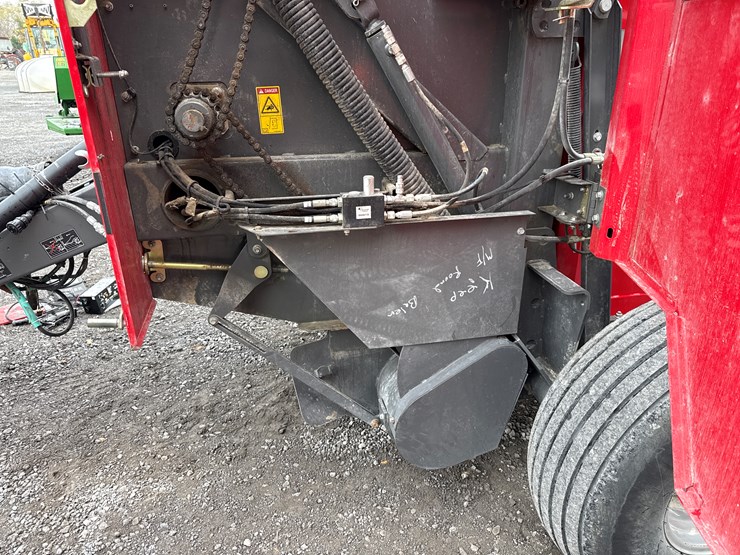 massey-ferguson-1745-image-10