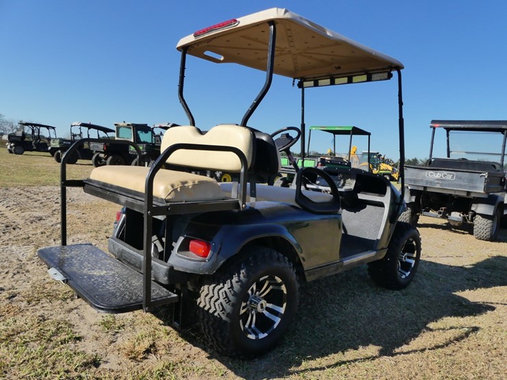 ez-go-golf-cart-image-3