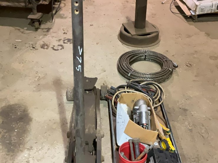 #775-•-floor-jack-and-miscellaneous-parts-image-12