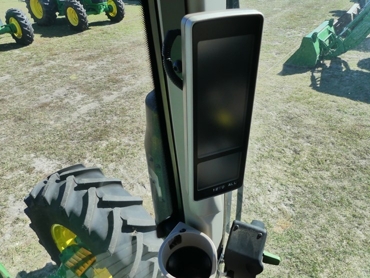 2022-john-deere-6120m-image-16