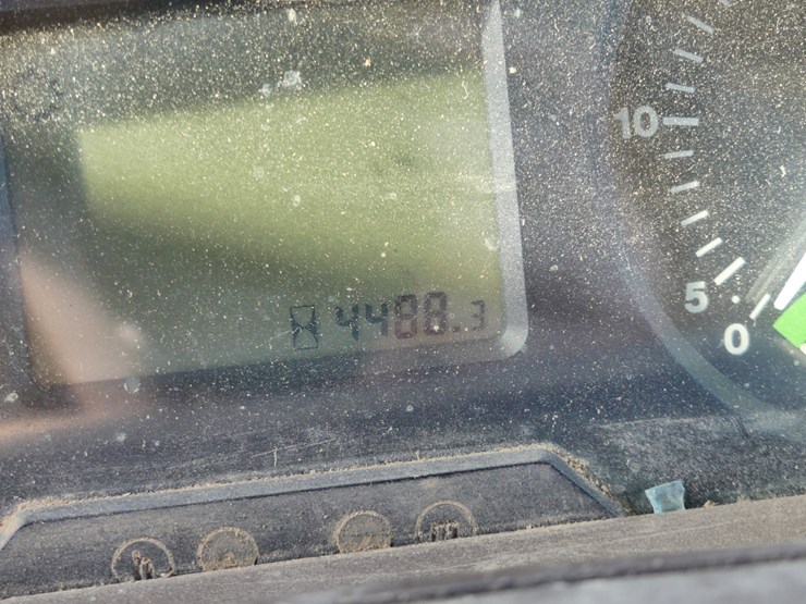 2001-john-deere-6210-image-16