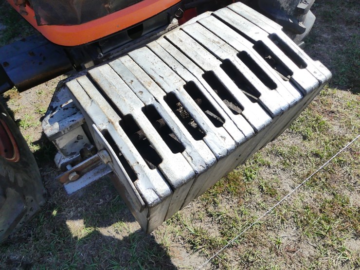 2009-kubota-m108s-image-11