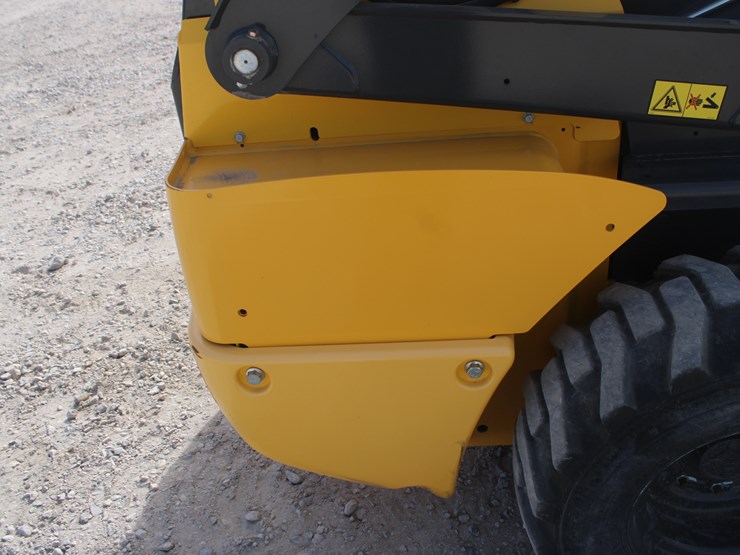 2023-new-holland-l328-image-29