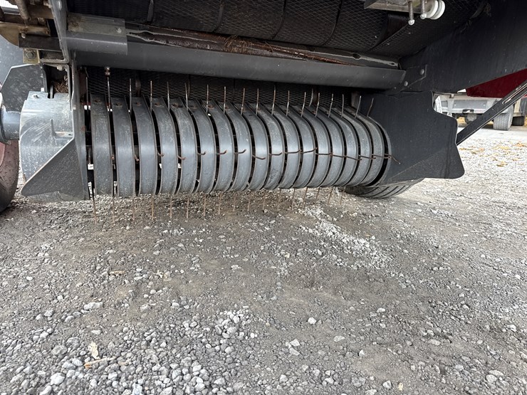 massey-ferguson-1745-image-3