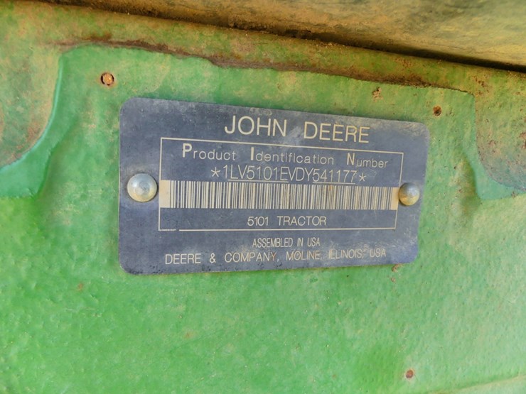 2013-john-deere-5101e-image-17