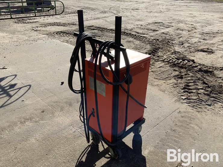 eagletronic-sr2400-mtl-forklift-battery-charger-image-7