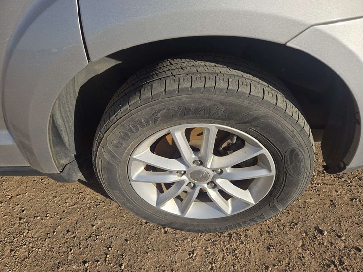 2013-dodge-journey-sxt-image-7