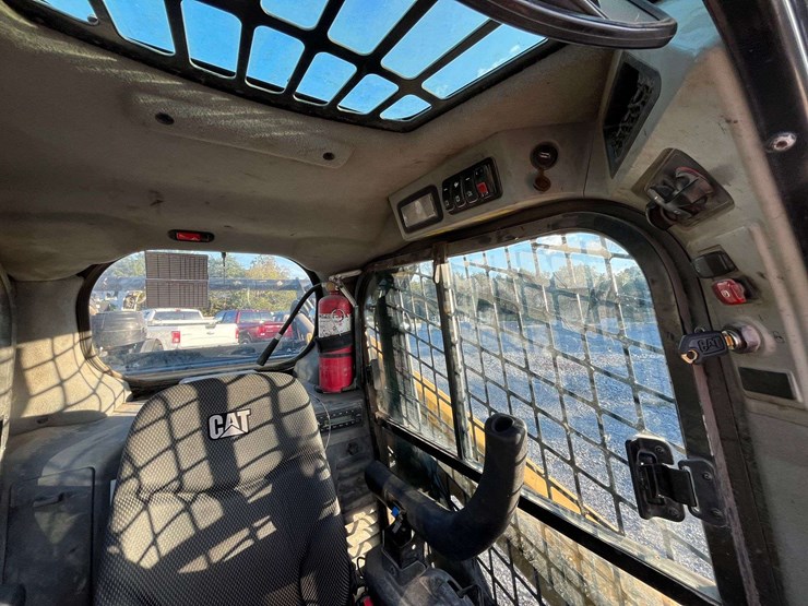 2022-caterpillar-262d3-image-33