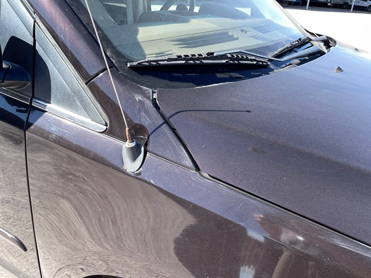 2010-volkswagen-routan-image-28