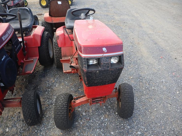wheel-horse-lawn-&-garden-tractor-image-3