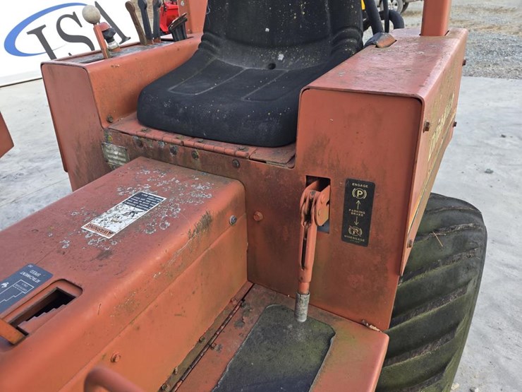 ditch-witch-350sx-image-28