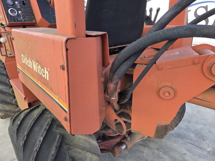 ditch-witch-350sx-image-31