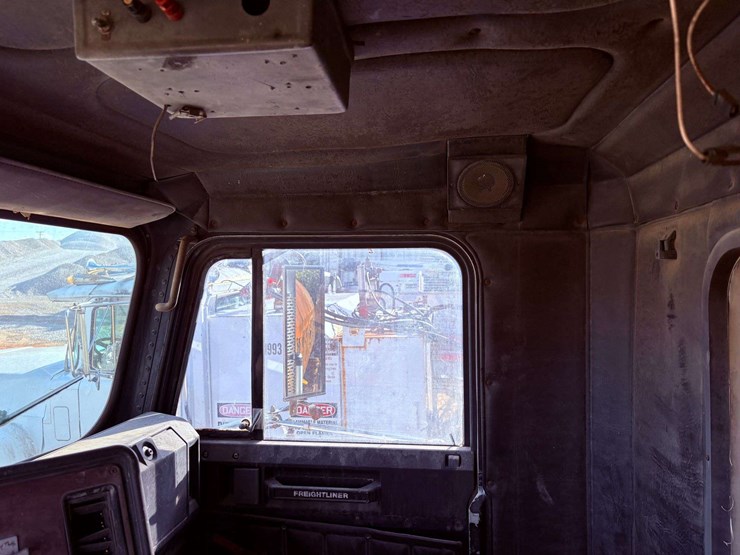 freightliner-t/a-water-truck-image-58