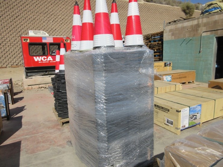 new-unused-ir-traffic-safety-cones,-image-1