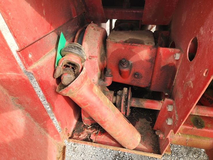 new-holland-474-image-7