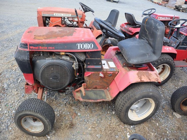 wheel-horse-lawn-&-garden-tractor-image-5